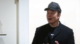 elon-musk,-criticat-pentru-distribuirea-unei-postari-mincinoase-despre-serialul-adolescence