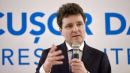 cine-este-nicusor-dan,-candidat-independent-la-presedintia-romaniei-i-portret