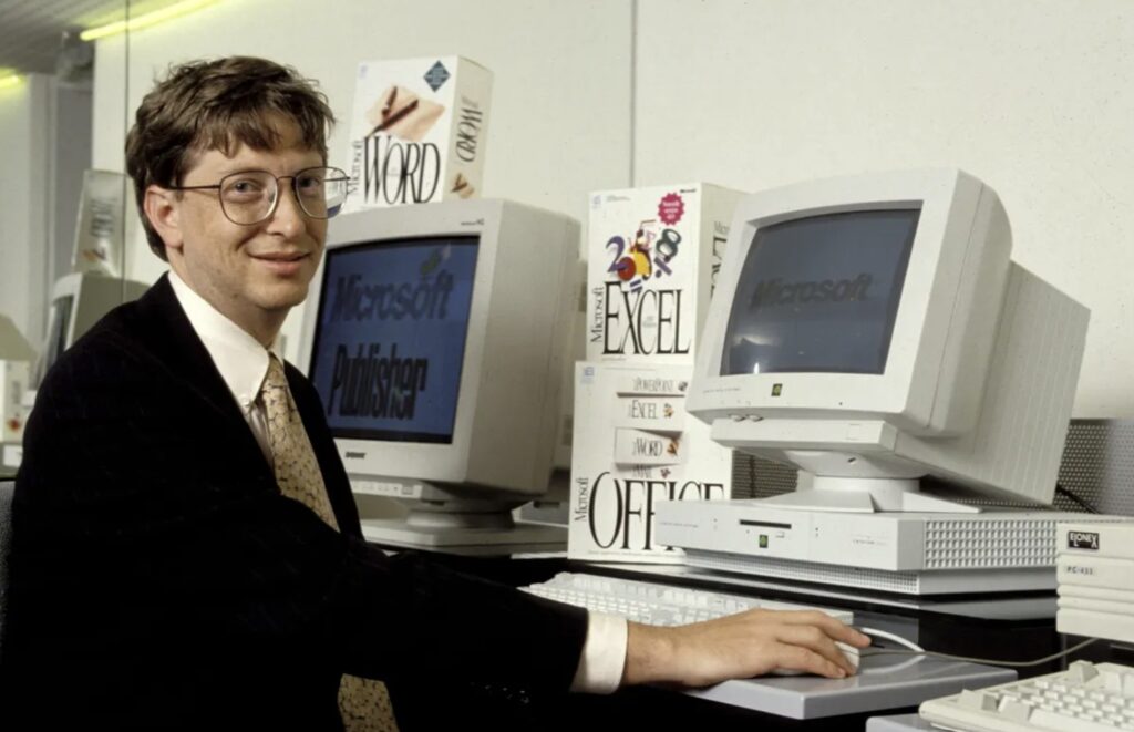 microsoft-implineste-50-de-ani,-dar-aniversarea-are-un-gust-amar,-spune-bill-gates