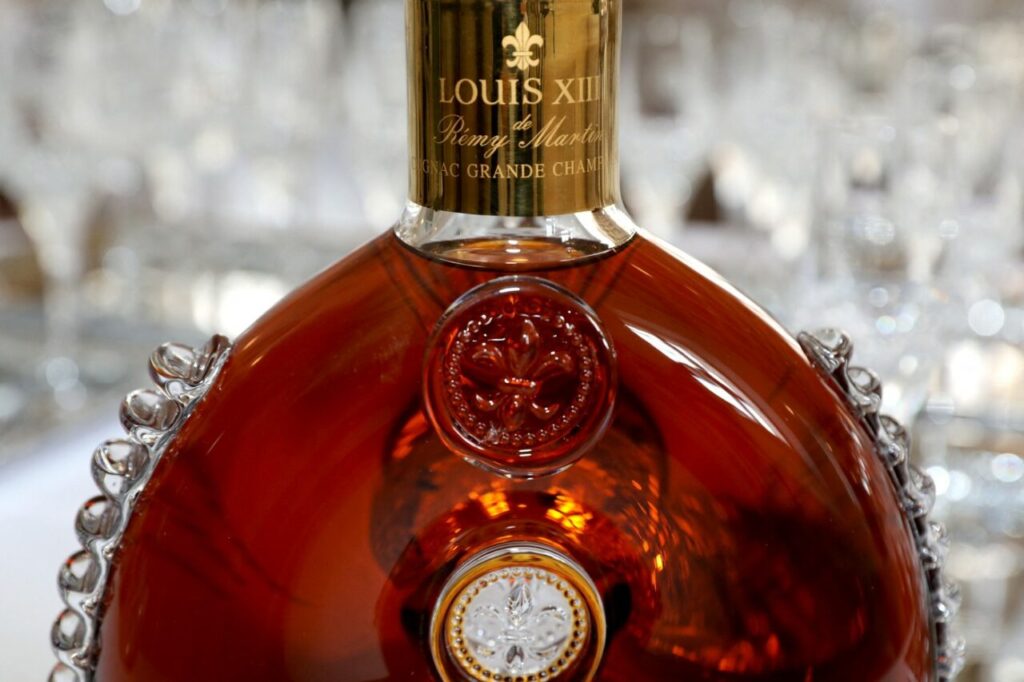 producatorii-francezi-de-coniac,-loviti-dur-de-razboiul-comercial-declansat-de-trump-impotriva-ue