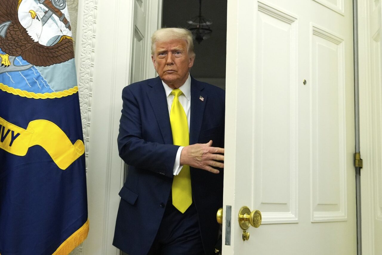 casa-alba:-donald-trump-analizeaza-optiuni-pentru-demiterea-presedintelui-fed,-jerome-powell