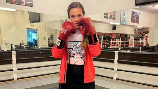 prezentatoarea-tv-favorita-a-lui-vladimir-putin-are-pasaport-de-muntenegri-si-honduras