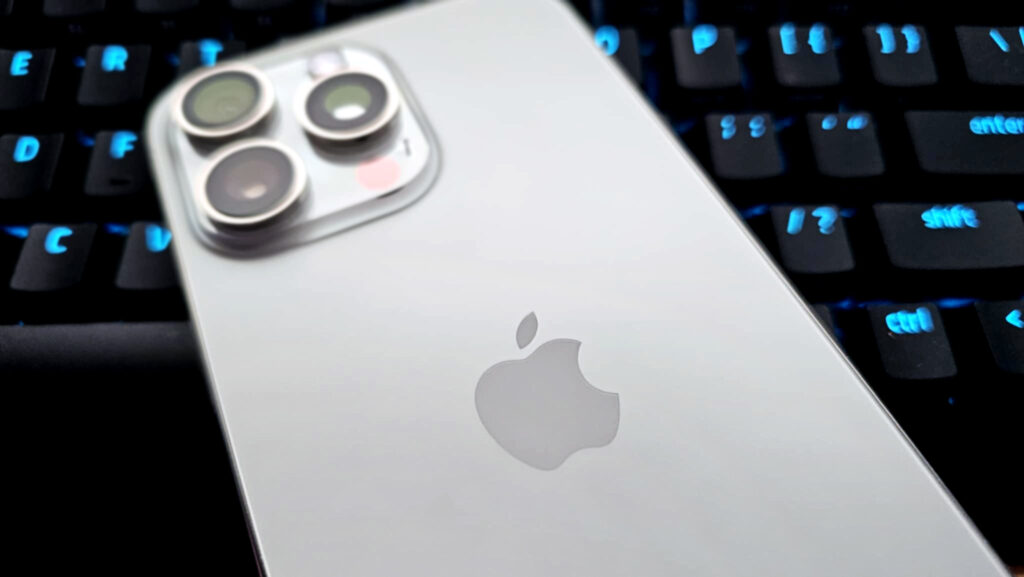 apple-vrea-sa-mute-productia-de-telefoane-iphone-din-china-in-india-pentru-americani