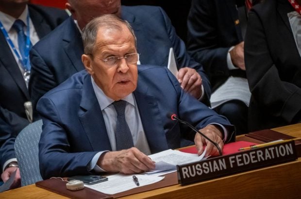 serghei-lavrov-a-fost-scos-din-sarite-in-timpul-unui-interviu:-nu-ma-ascultati