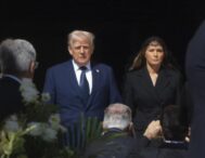 donald-trump-glumeste-spunand-ca-el-ar-trebui-sa-fie-urmatorul-papa