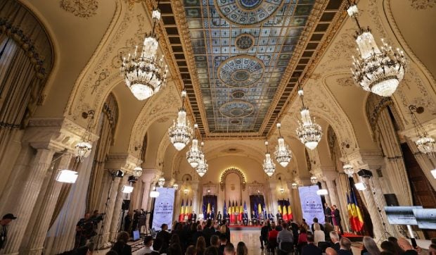 oamenii-din-sala-care-nu-s-au-vazut-la-televizor-la-dezbaterea-electorala-de-la-tvr