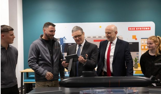 marea-britanie-revine-ca-putere-navala-cu-submarine-nucleare