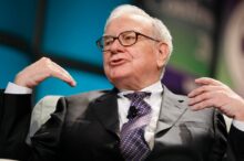 warren-buffet-se-retrage-de-la-conducerea-berkshire-hathaway