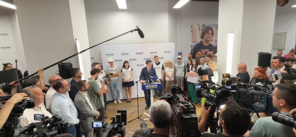 finala-simion-–-nicusor-/-o-sa-urmeze-un-tur-doi-dificil