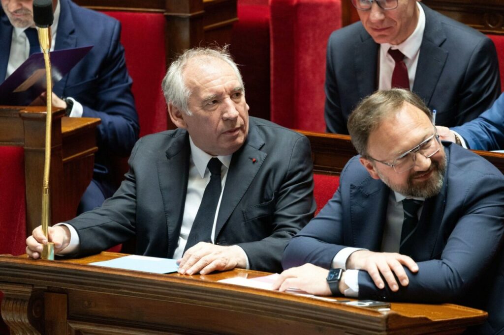 premierul-frantei-doreste-organizarea-unui-referendum-pentru-adoptarea-unui-nou-plan-economic