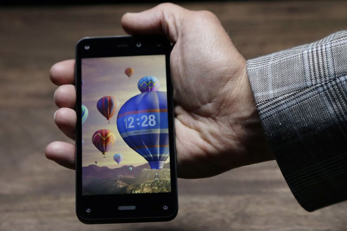 amazon-reinventeaza-smartphone-ul:-un-telefon-cu-ecran-3d-in-care-imaginile-plutesc