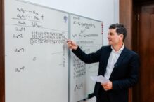 nicusor-dan-si-ipoteza-lui-riemann:-cota-uriasa-la-pariuri-daca-o-rezolva-pana-la-alegeri