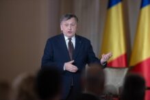 crin-antonescu:-„europa-este-sub-atac.-dinauntru-si-din-afara”