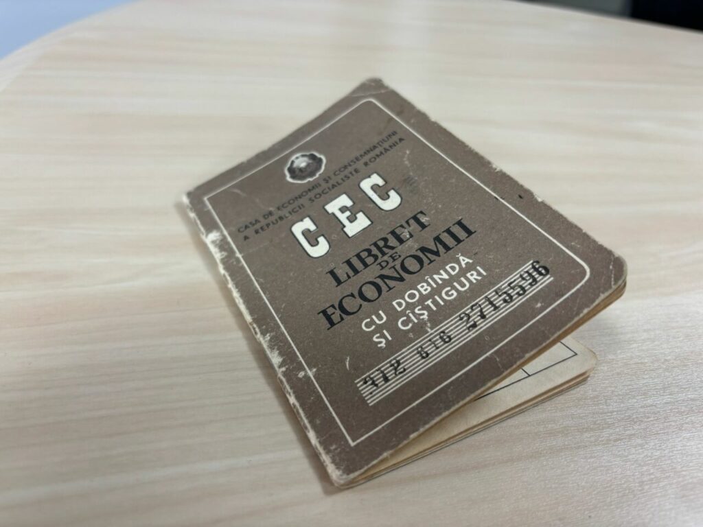 cati-bani-pot-primi-romanii-care-mai-au-lei-pe-libretele-de-economii-cec-de-dinainte-de-1990?