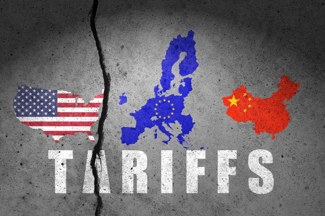 the-guardian:-donald-trump-risca-sa-impinga-europa-spre-china-/xi-jinping-va-fi-incantat