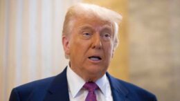 bursele-cad-din-nou,-dupa-noile-amenintari-ale-lui-donald-trump-privind-tarifele.-ce-se-intampla