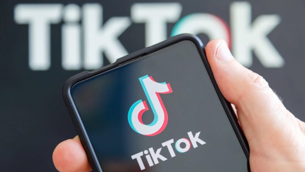 tiktok-recruteaza-un-manager-pentru-relatii-guvernamentale-in-romania