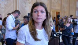 simona-halep,-umilita-la-busteni!-s-a-trezit-cu-un-bloc-pe-terenul-ei,-de-care-habar-nu-avea
