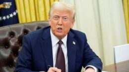 donald-trump-apara-politica-tarifelor-sale-vamale:-vrem-sa-producem-tancuri,-nu-tricouri