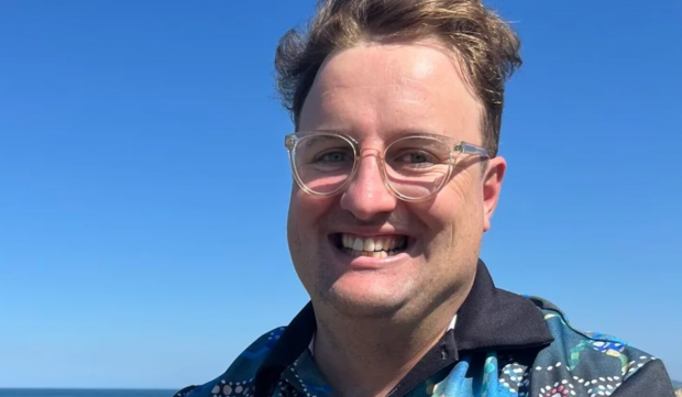 de-cati-ani-a-avut-nevoie-un-barbat-din-australia-pentru-a-si-cumpara-o-casa,-recicland-pet-uri