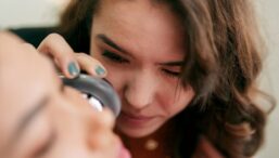 razele-uv-cauzeaza-peste-80%-din-melanoamele-din-intreaga-lume