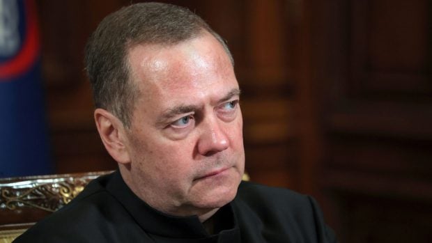 dmitri-medvedev-il-ameninta-pe-donald-trump-cu-al-treilea-razboi-mondial:-sper-ca-intelege