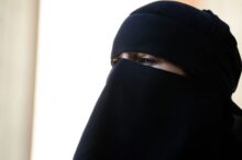 femei-din-arabia-saudita,-prizoniere-in-inchisorile-groazei.-sunt-biciuite-la-ordinul-sotilor