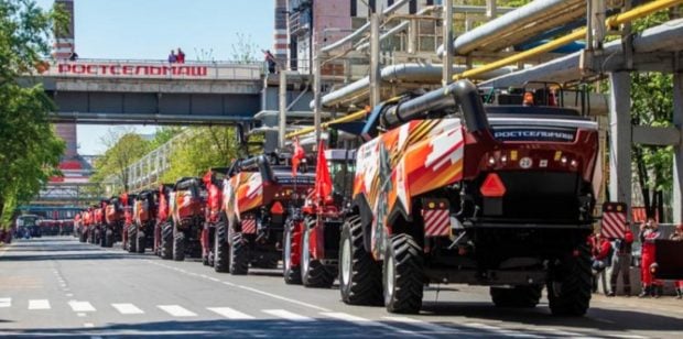 motivul-pentru-care-cel-mai-mare-producator-de-utilaje-agricole-din-rusia-se-inchide