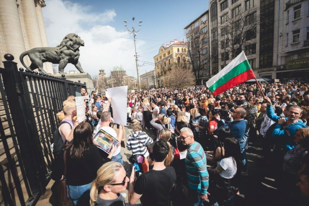 50%-din-bulgari-resping-trecerea-la-moneda-euro