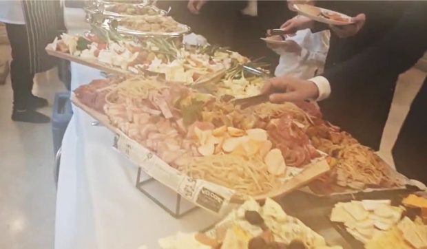 ce-au-mancat-invitatii-lui-nicusor-dan-la-cotroceni,-la-receptiaa-oferita-dupa-investire