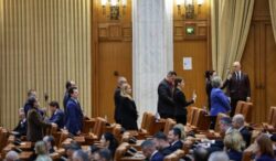 parlamentarii-pot-si-sos-au-refuzat-sa-priveasca-momentul-investirii-lui-nicusor-dan