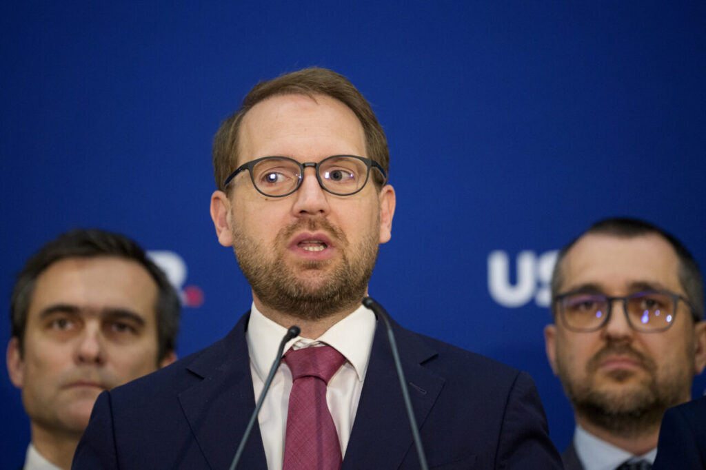 noua-usr-isti-se-lupta-pentru-sefia-partidului.-cine-sunt-cei-trei-candidati-respinsi-din-cursa?