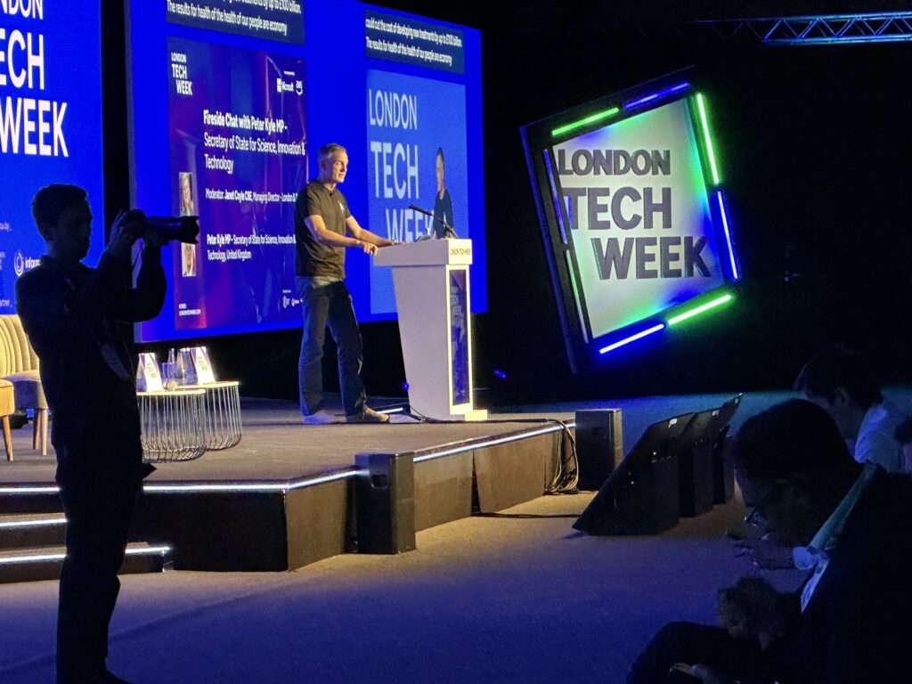 inteligenta-artificiala-poate-ridica-nivelul-oportunitatilor-pentru-copiii-dislexici