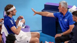 a-devenit-toxica.-stefanos-tsitsipas-a-dezvaluit-de-ce-relatia-cu-tatal-lui-l-a-afectat