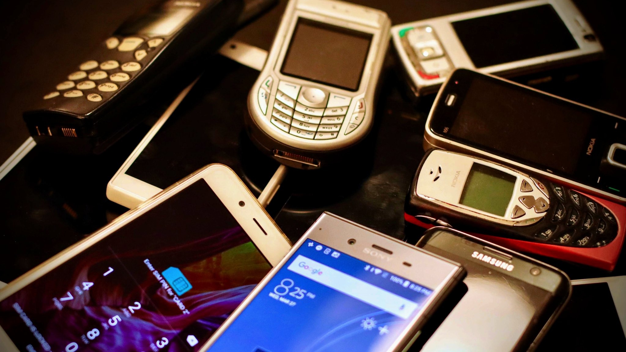 unde-poti-recicla-un-telefon-mobil-vechi-si-de-ce-e-mai-valoros-decat-crezi