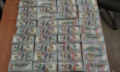 cuplu-oprit-la-intrarea-in-romania-cu-1,4-milioane-de-dolari-ascunsi-pe-corp!