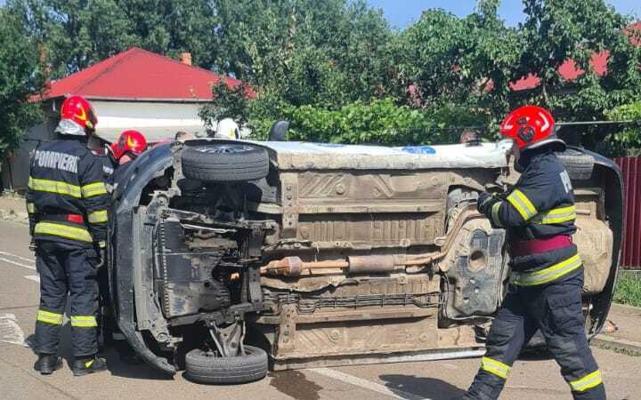 cinci-persoane,-printre-care-trei-copii,-au-ajuns-la-spital-in-urma-unui-accident-rutier