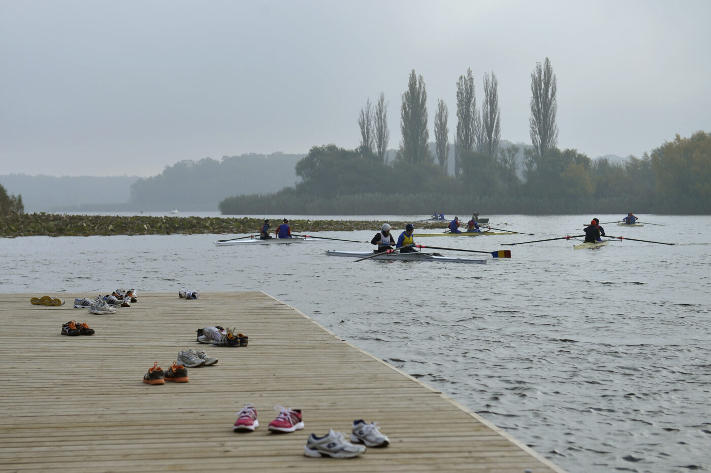 se-intampla-in-romania,-pe-lacul-milionarilor:-si-au-facut-autostrada-pe-apa