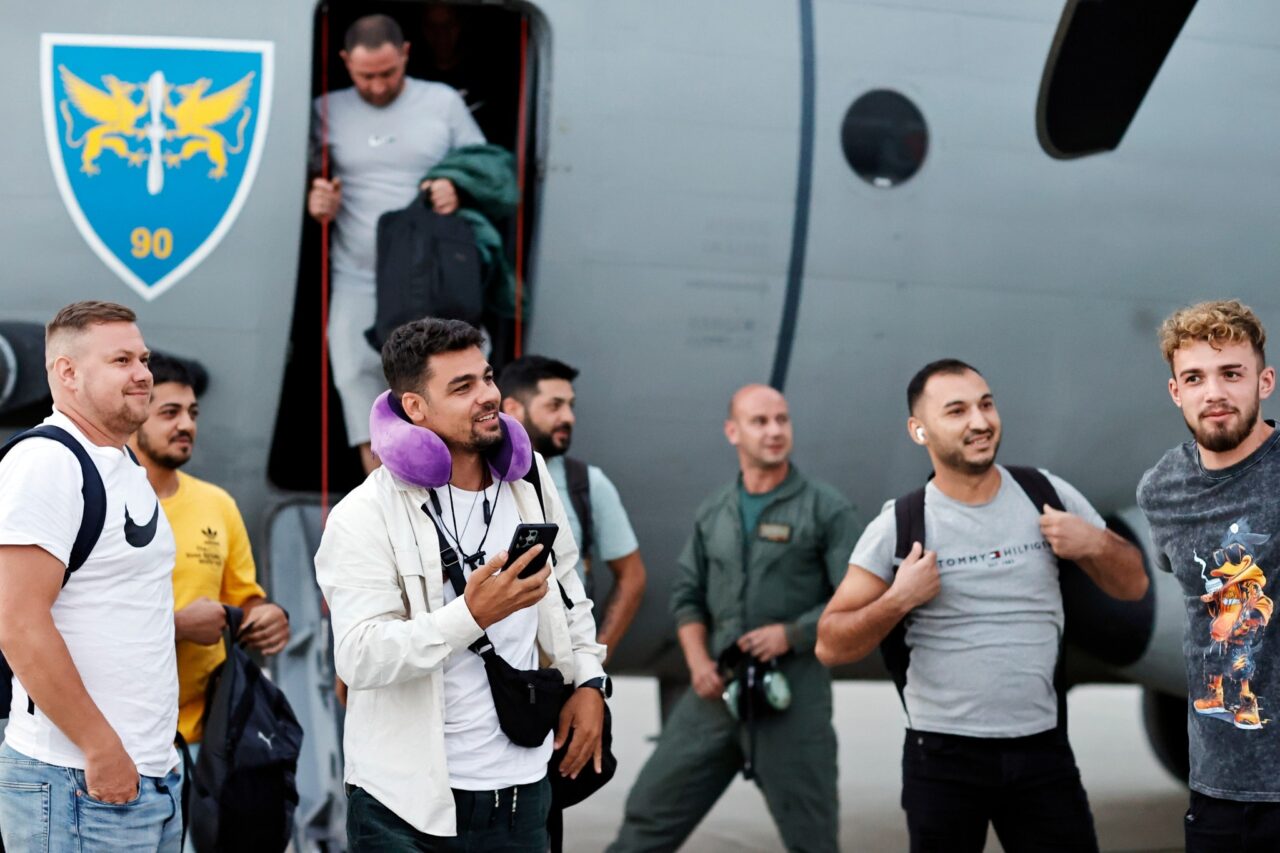 inca-37-de-cetateni-romani-din-zona-de-conflict-armat,-din-orientul-apropiat,-au-fost-repatriati