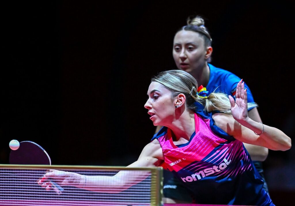 bernadette-szocs,-fara-inhibitii-la-plaja!-campioana-si-a-etalat-trupul-in-costum-de-baie