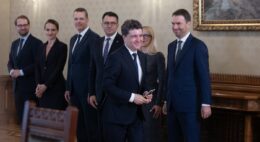 noul-ministru-al-apararii:-trebuie-sa-batem-steaua!