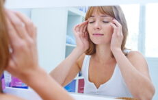 de-ce-procesul-de-imbatranire-accelereaza-la-44-si-60-de-ani-si-cum-il-poti-incetini