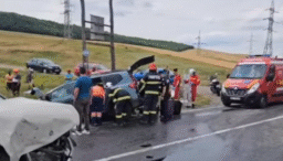 accident-grav-pe-dn24:-cinci-persoane,-dintre-care-doi-copii,-au-ajuns-la-spital