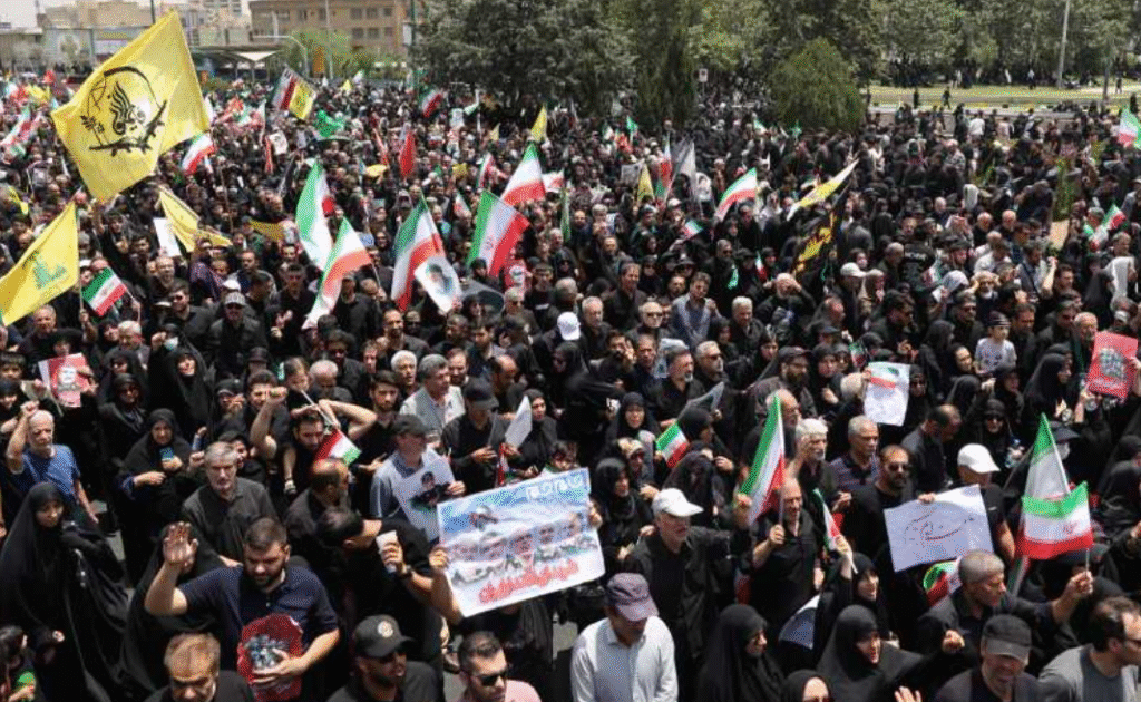 funeralii-impresionante-la-teheran.-iranul-si-a-comemorat-martirii-nucleari-ucisi-de-israel
