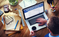 inteligenta-artificiala-te-poate-ajuta-sa-ti-gasesti-un-job:-6-instrumente-utile-si-pentru-romani