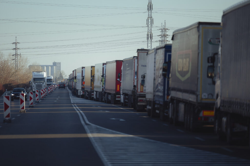 atentionare-de-calatorie-pentru-ungaria:-restrictii-de-circulatie-pentru-camioanele-de-mare-tonaj