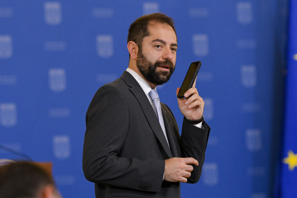 radu-burnete:-din-cei-apti-de-munca,-doar-64%-dintre-romani-lucreaza