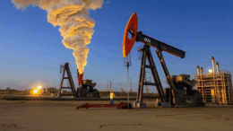 pretul-petrolului-stagneaza-in-asteptarea-deciziilor-trump-si-opec+