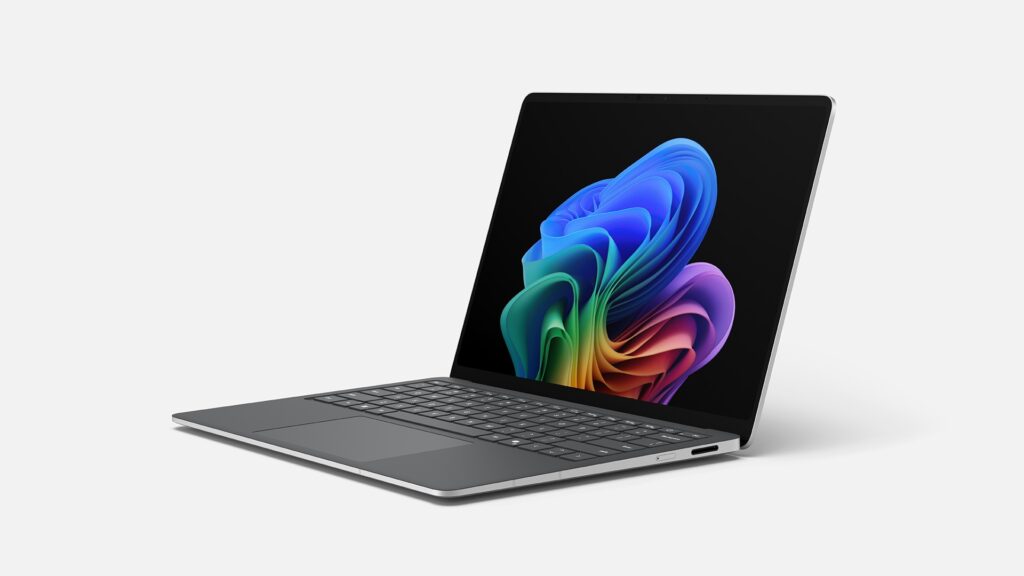 microsoft-lanseaza-surface-laptop-7-cu-5g