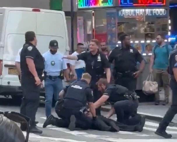 autorul-atacului-armat-de-marti-din-new-york-avea-un-istoric-de-probleme-psihice